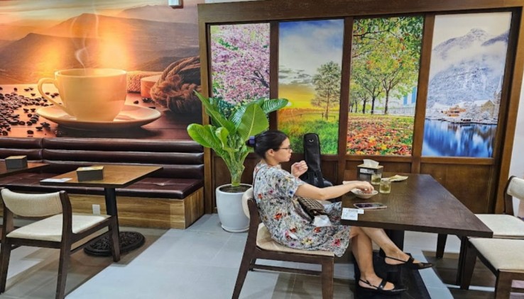 CHO THUÊ NHÀ LÔ GÓC KD PHỐ NGUYỄN VĂN LỘC, DT 150M2, 1 TẦNG, MT 17M, GIÁ 40 TRIỆU (CÓ TL)
